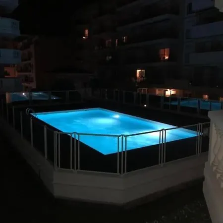 Superbe 3 Pieces Vue Mer A 2 Mn De La Plage, Terrasse, Piscine Et Parking Prive ! * Nizza