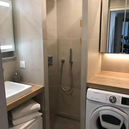 Superbe 3 Pieces Vue Mer A 2 Mn De La Plage, Terrasse, Piscine Et Parking Prive ! דירה *